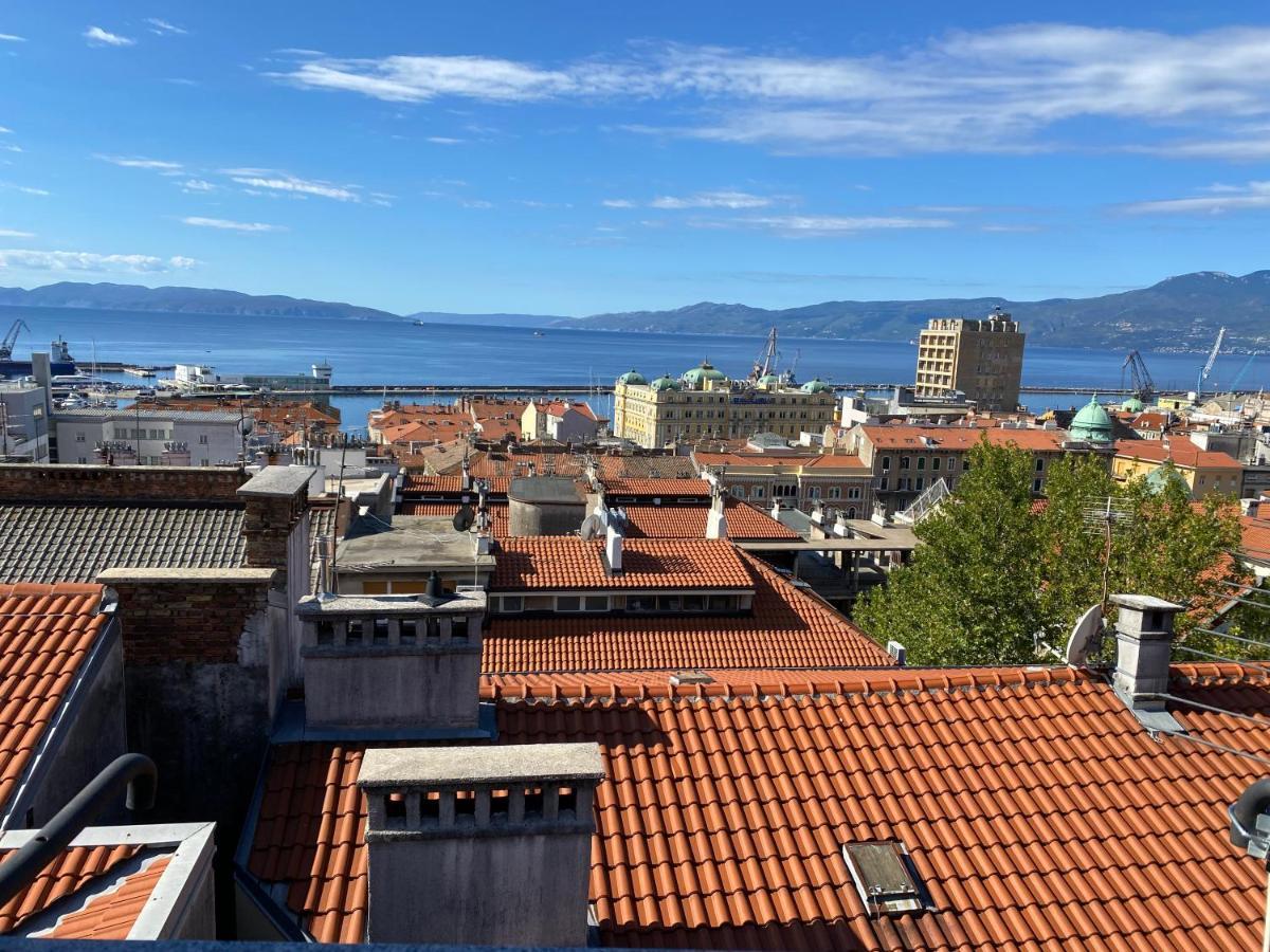 Апартаменты Penthouse Rijeka Centar Экстерьер фото